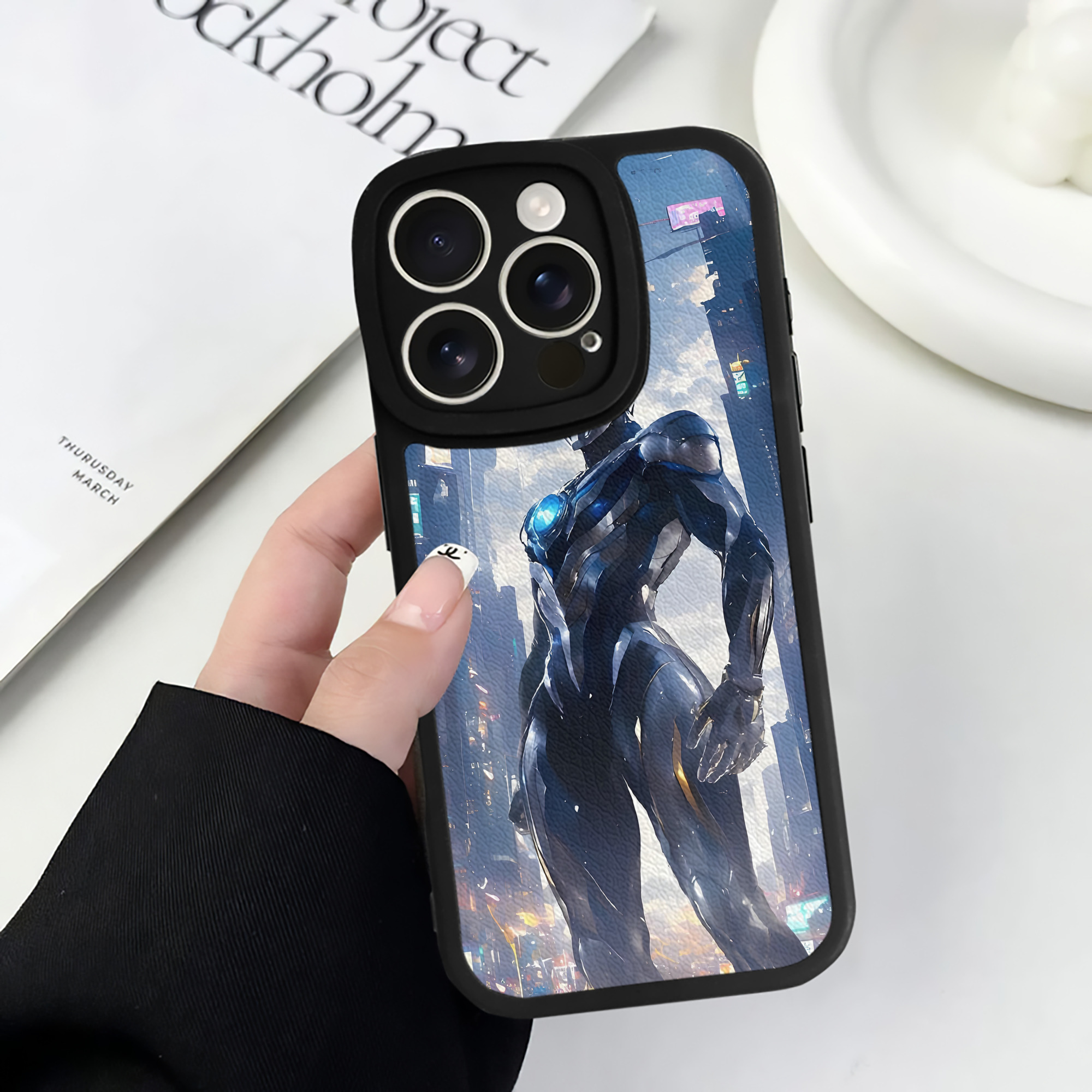 （画像用） ウルトラマン Ultraman 【iPhone 16シリーズ対応】シリコンスマホケース（レザー調） 材質：シリコン